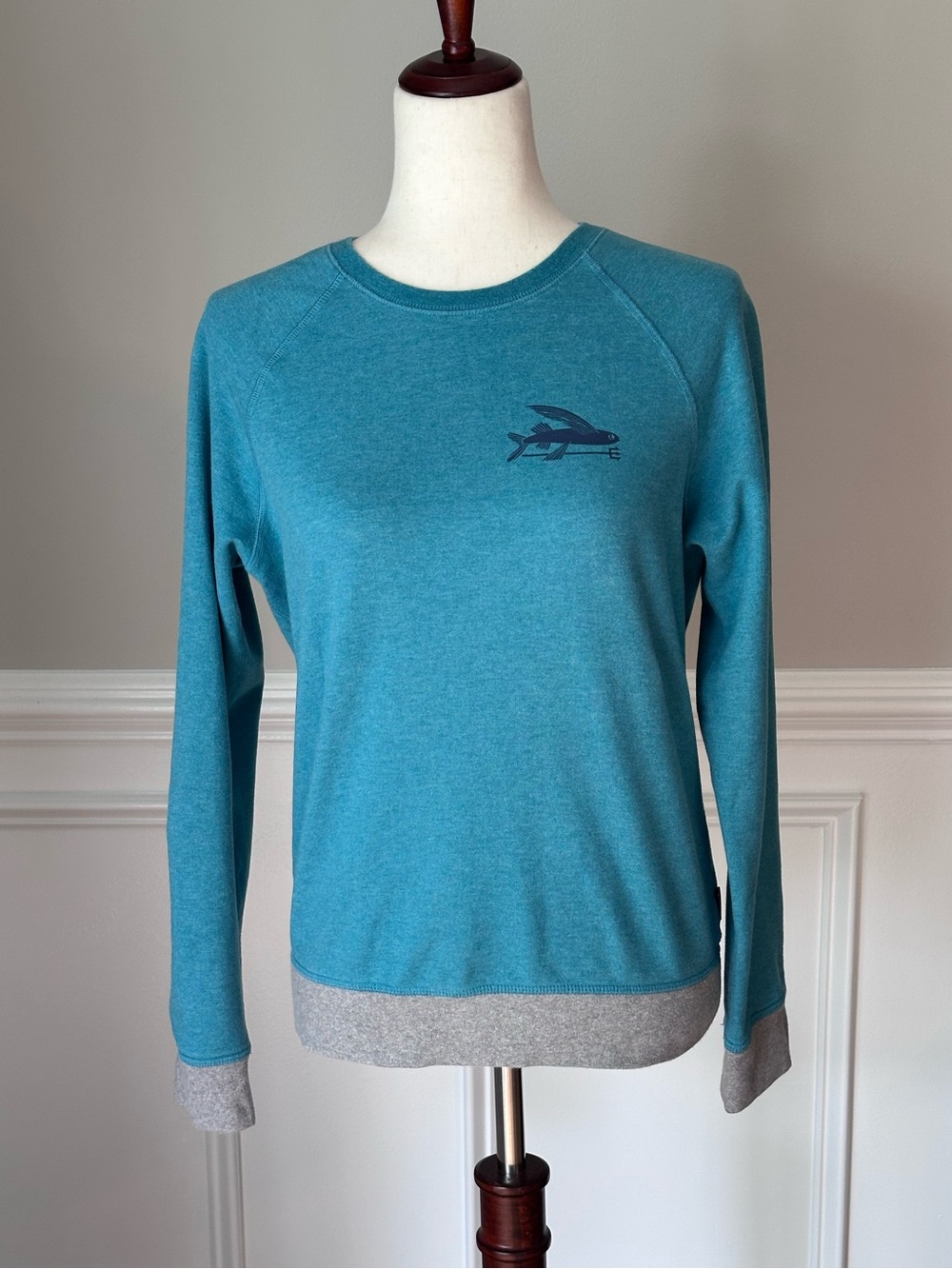 Patagonia Women’s Flying Fish Midweight Crew Sweatshirt size Small